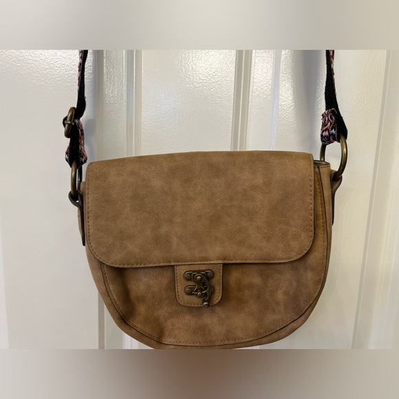 Elle & Jae Gypset Cross Body Purse - Picture 1 of 9